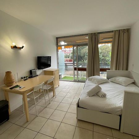 06U - Beautiful Studio In Residence - Swimming Pool And Tennis Court Saint-Laurent-du-Var Exterior foto